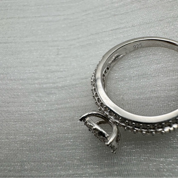 .25 CT Moissanite Diamond Circle & Pavé Band - Picture 3 of 3